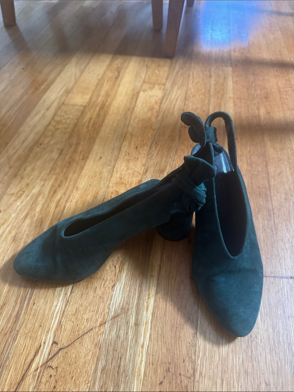 Women's Dark Green Suede Knot Detail Pumps